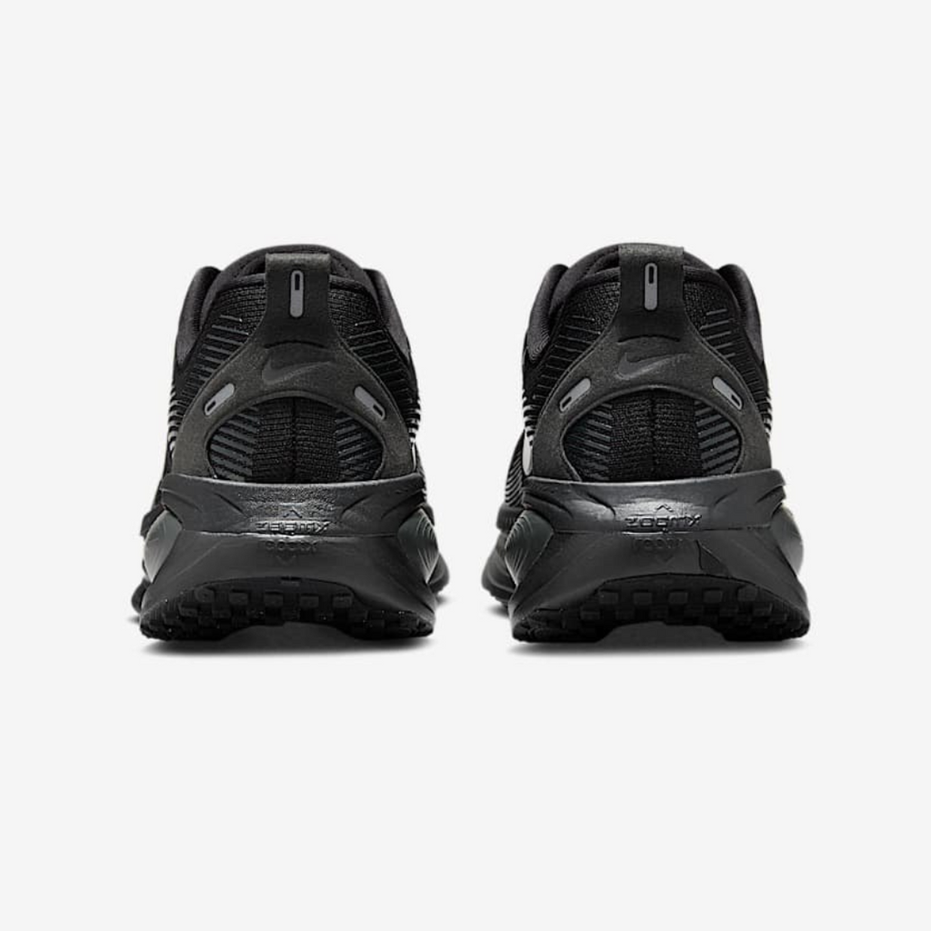 Nike Vomero 18™ – Édition Triple Noir
