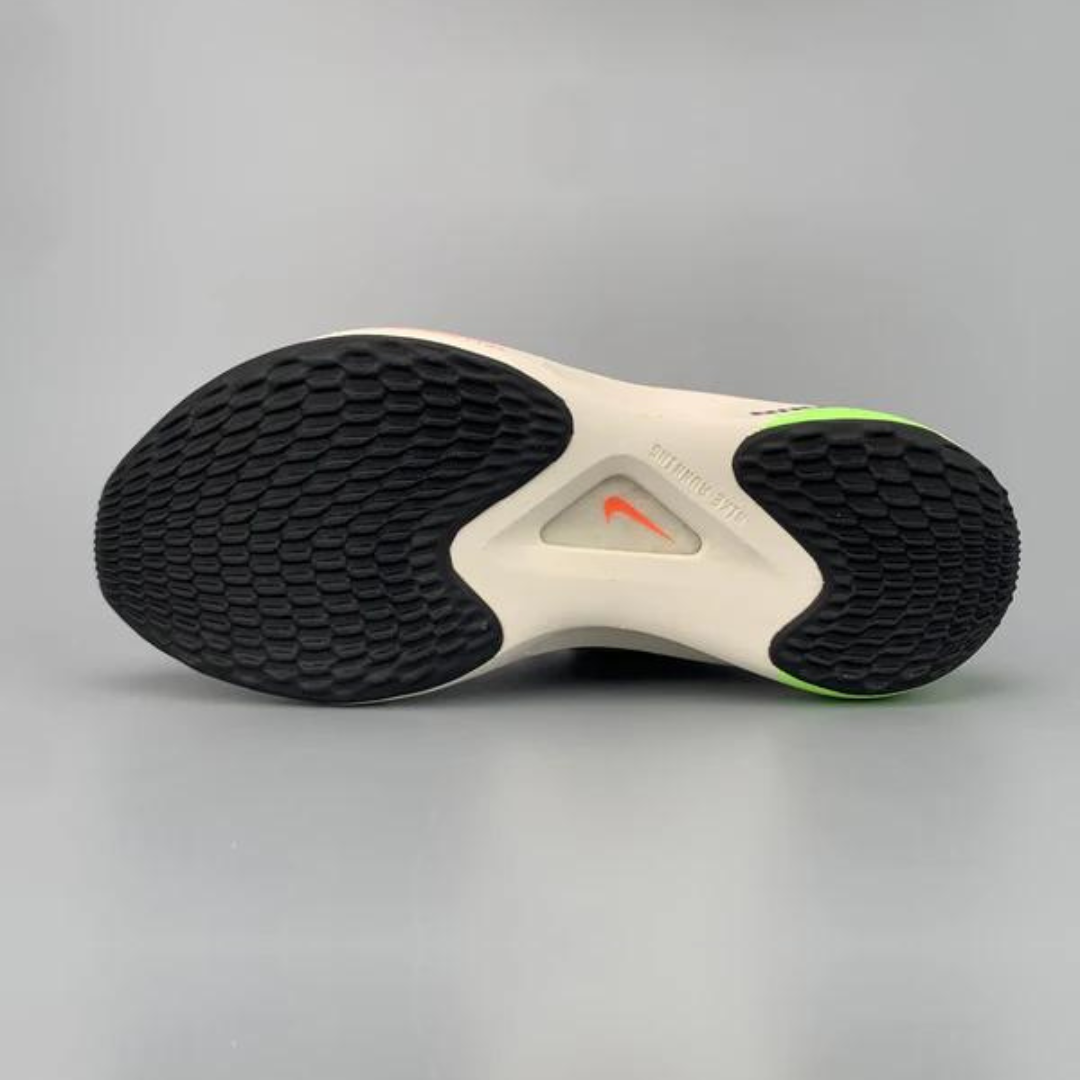 Nike Air Zoom Fly 5™ – Black Shadow et Green Strike