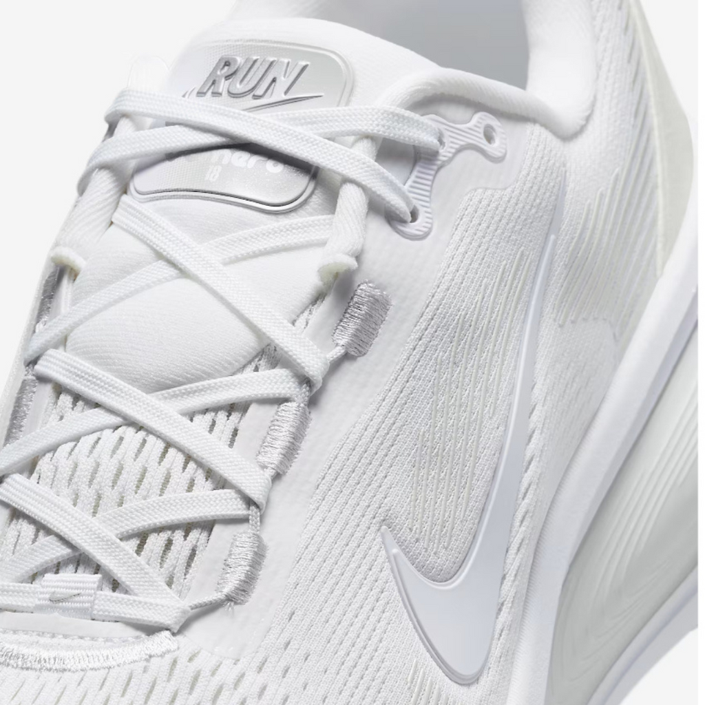 Nike Vomero 18™ – Édition Triple White