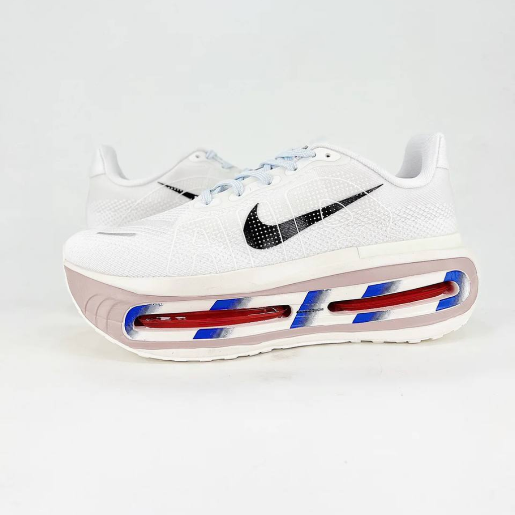 Nike Vomero Premium™ – Blanc Lumière avec Bleu Océan et Rouge Carmin