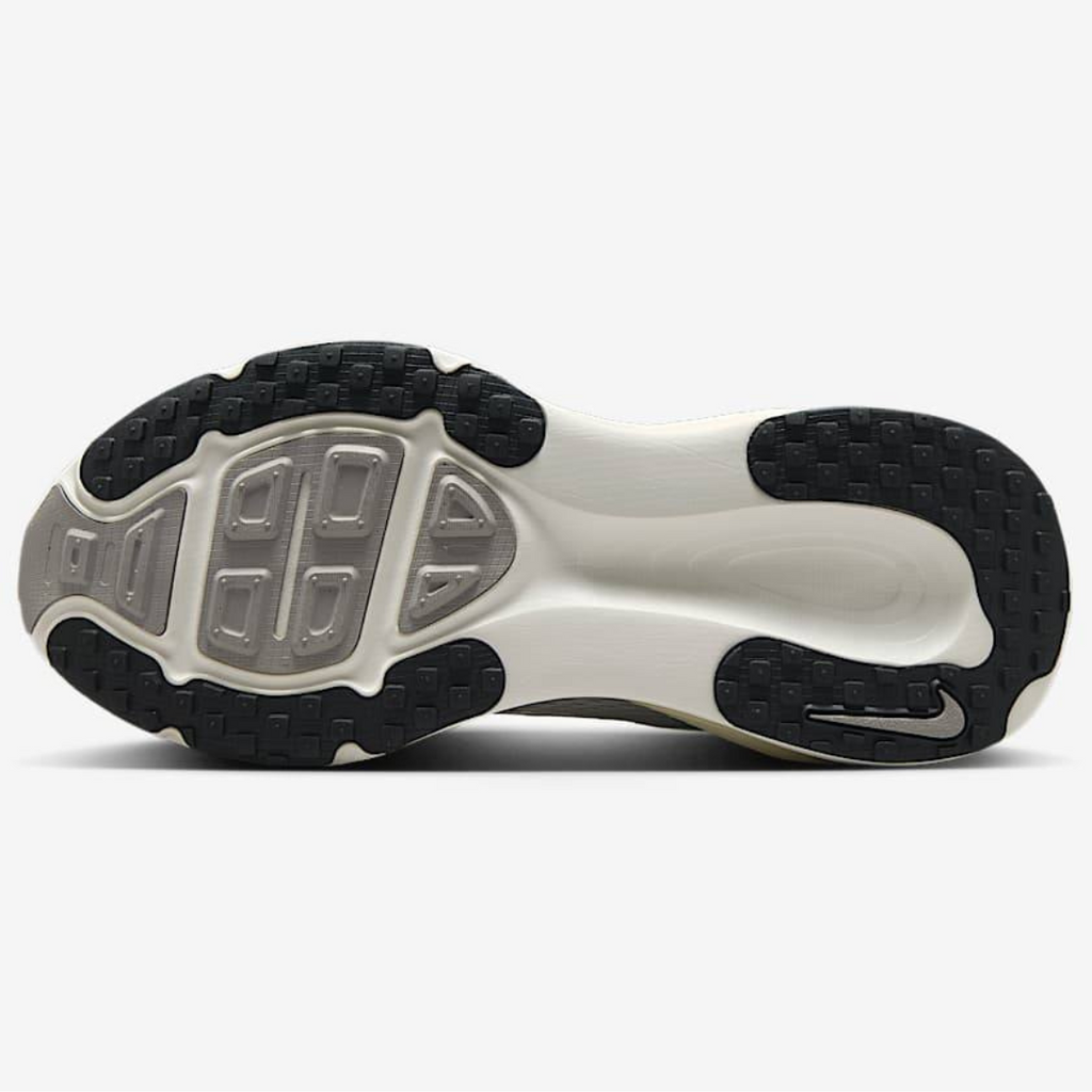 Nike Vomero 18™ – Édition Triple Noir