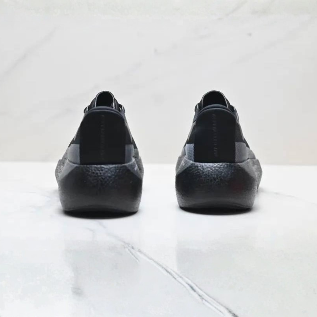 Adidas Hyperboost Edge™ – Noir avec gris métallique