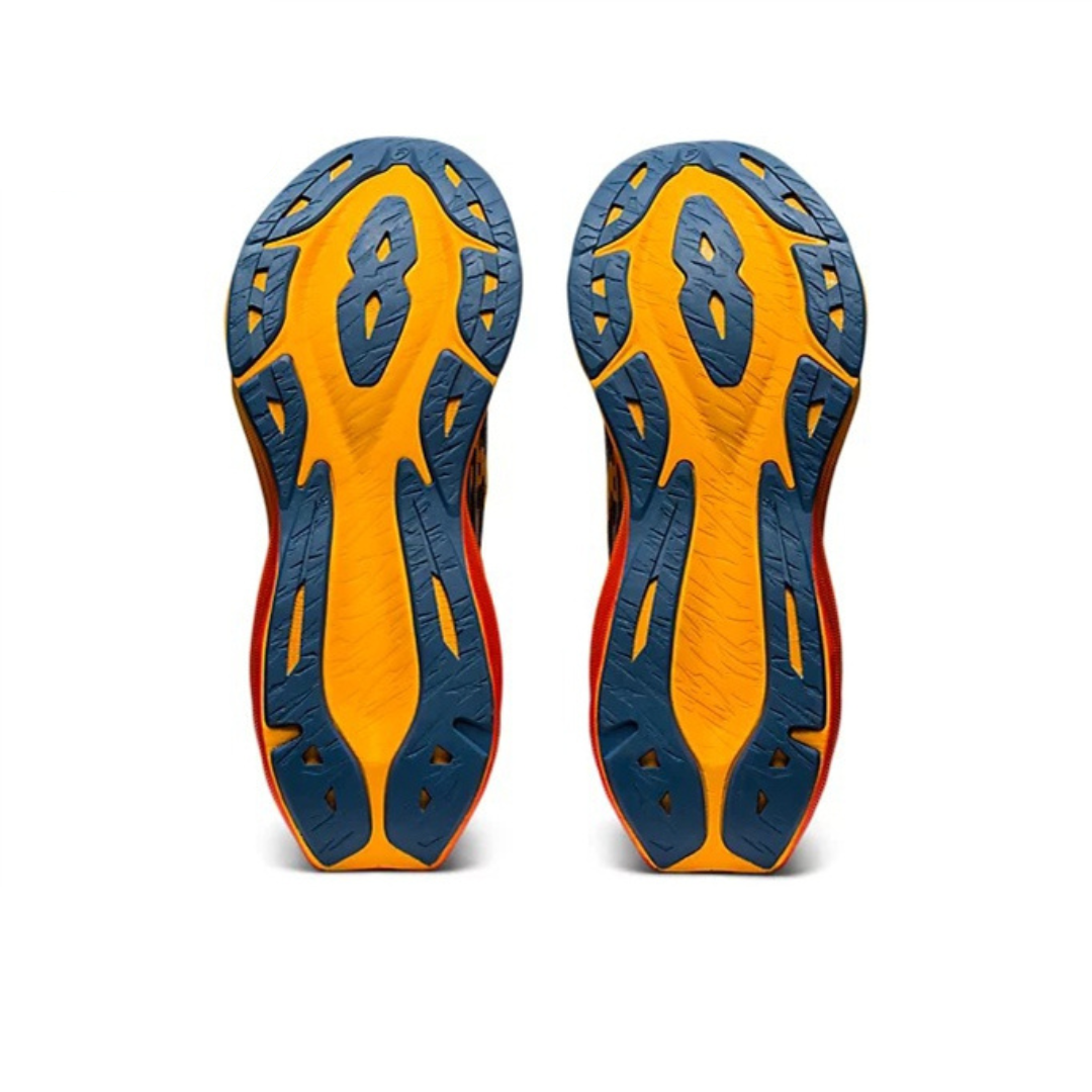 Asics Novablast 3™ – Noir avec Rouge et Orange