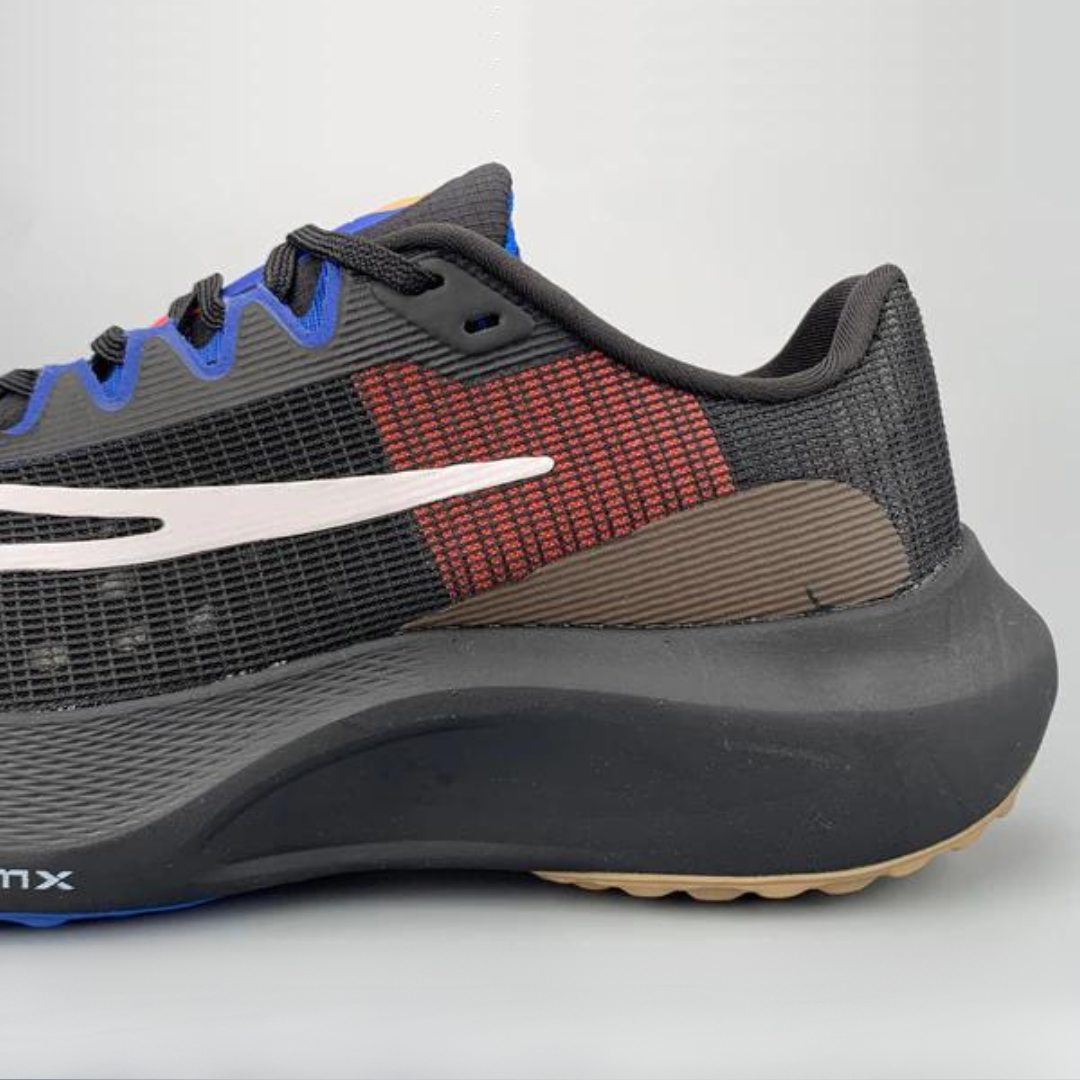 Nike Air Zoom Fly 5™ – Black Shadow avec Ocean Blue & Earth Brown