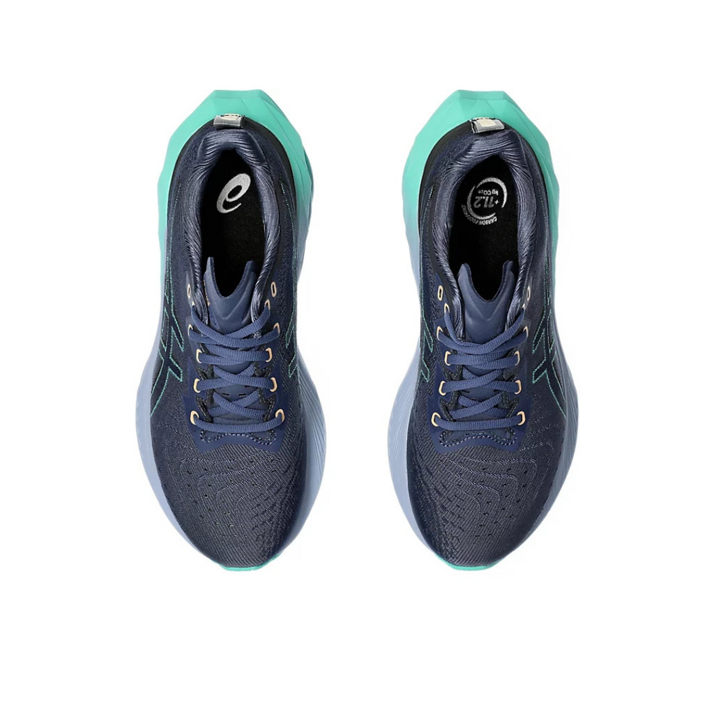Asics Novablast 4™ – Bleu marine avec vert et bleu