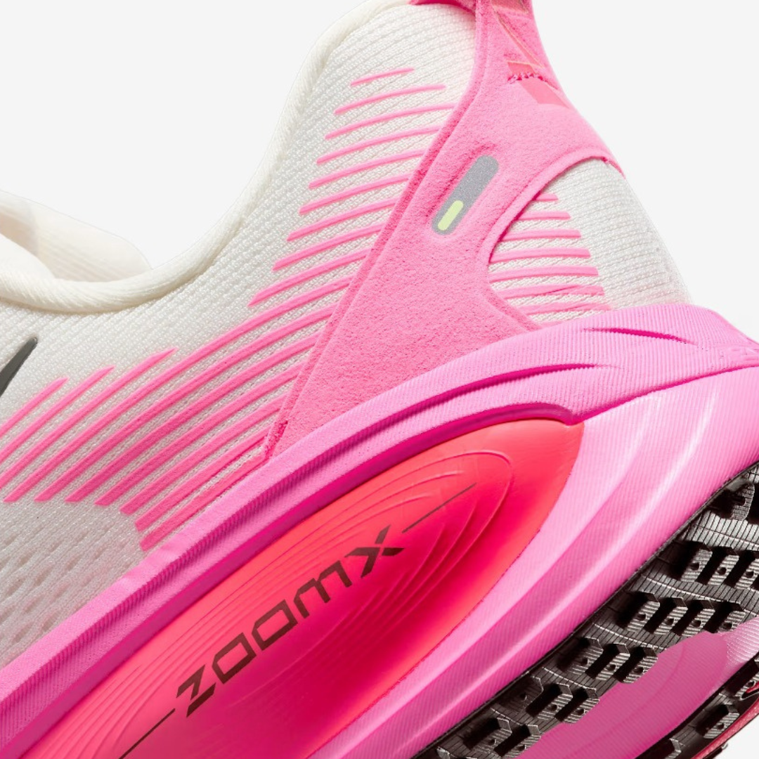 Nike Vomero 18™ – Rose Glow/Desert Sand