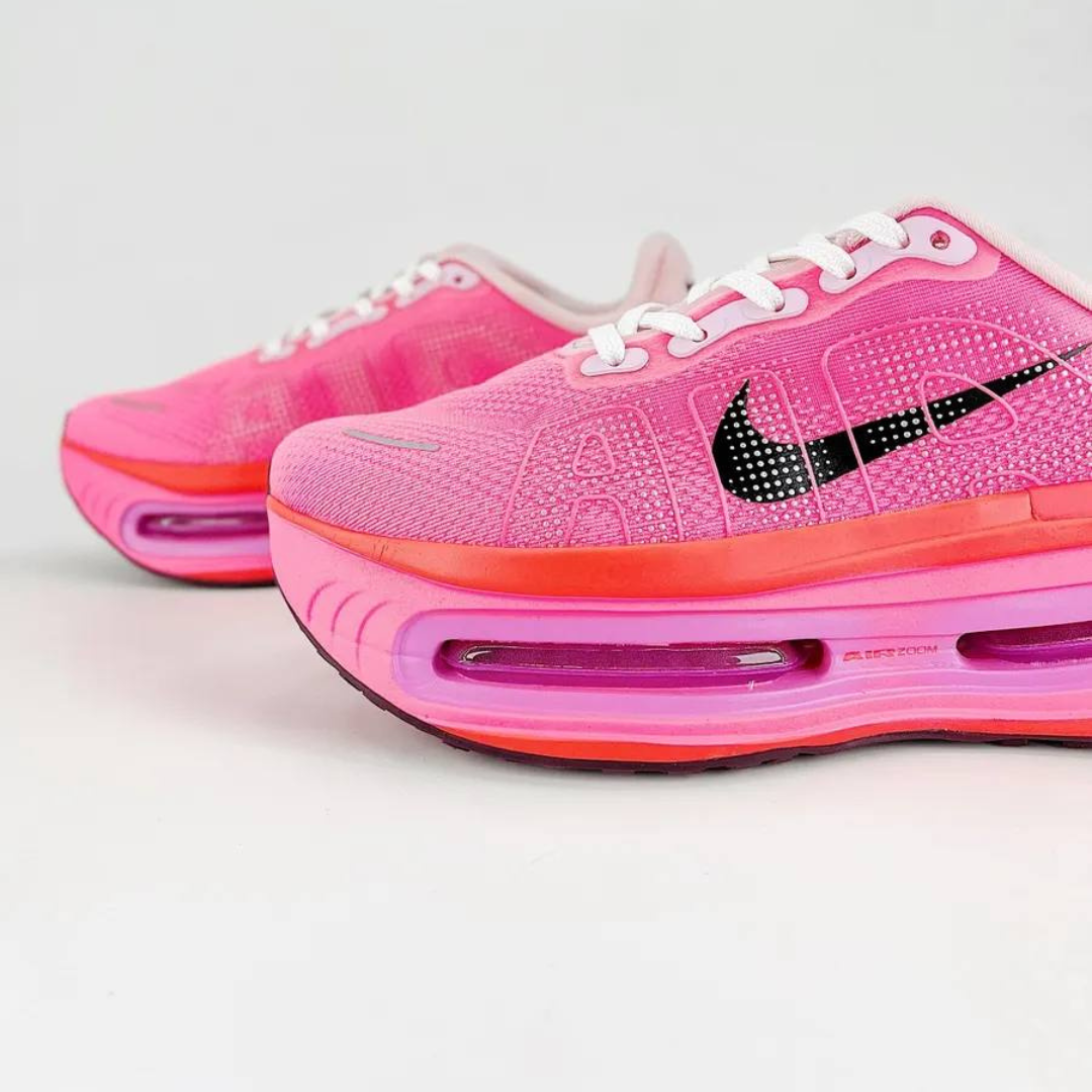 Nike Vomero Premium™ – Rose Pulse et Sunset Orange