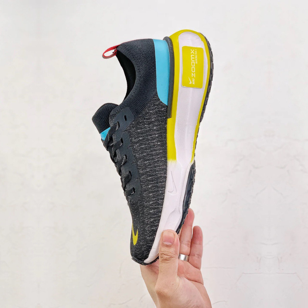 Nike ZoomX Invincible Run 3™ – Noir Core avec Bleu Baltique et Jaune Volt