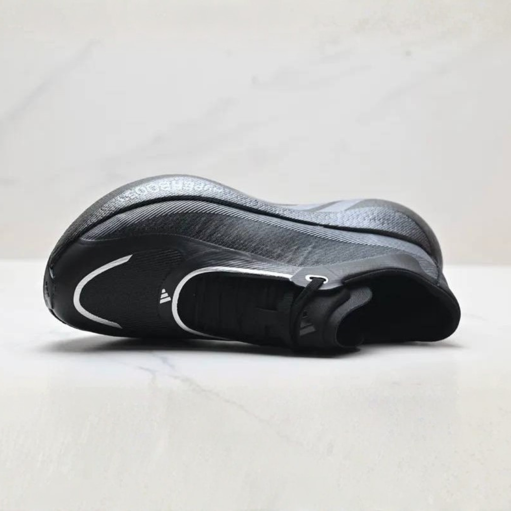Adidas Hyperboost Edge™ – Noir avec gris métallique