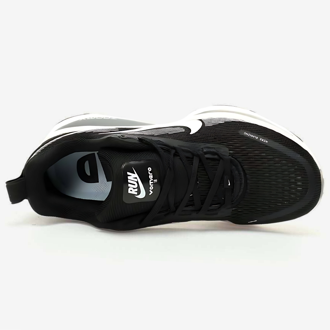 Nike Vomero 18™ – Black Shadow avec White Mist & Steel Grey