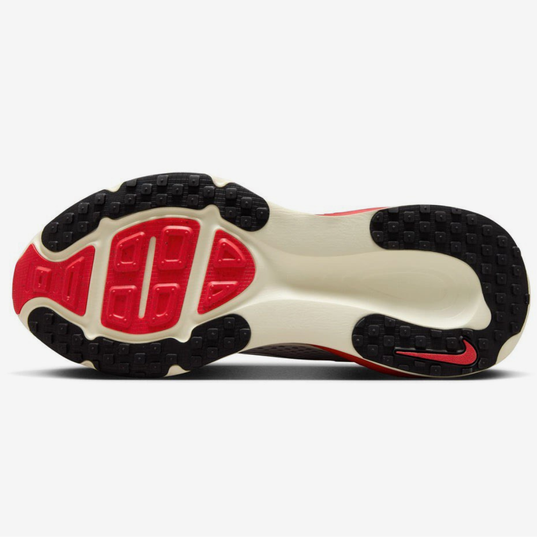 Nike Vomero 18™ – White Charge et Crimson Rush