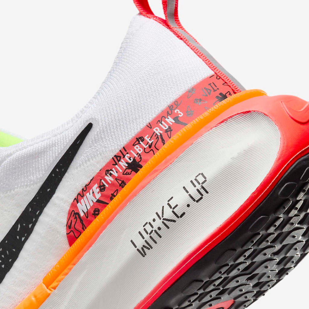 Nike ZoomX Invincible Run 3™ – Blanc luminescent avec Carmin vif