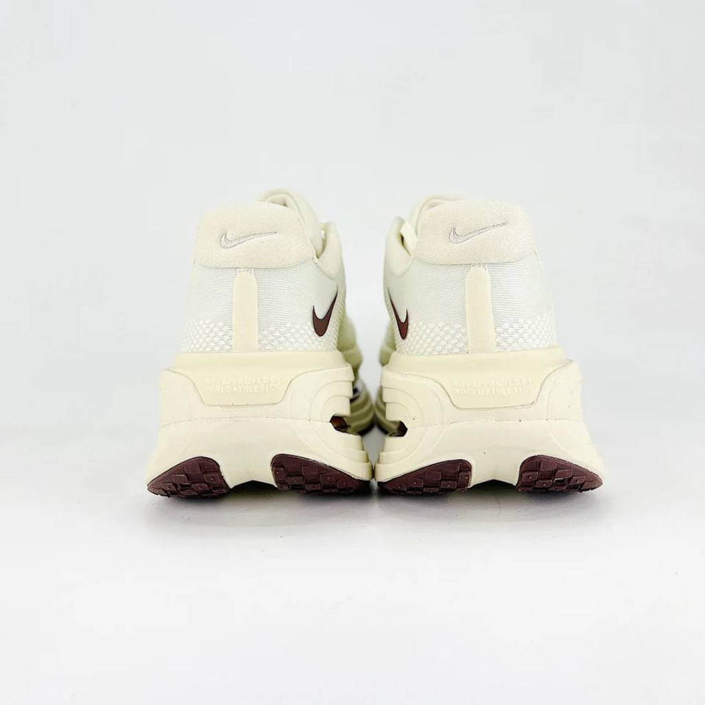 Nike Vomero Premium™ – Sable du désert avec Brun terre