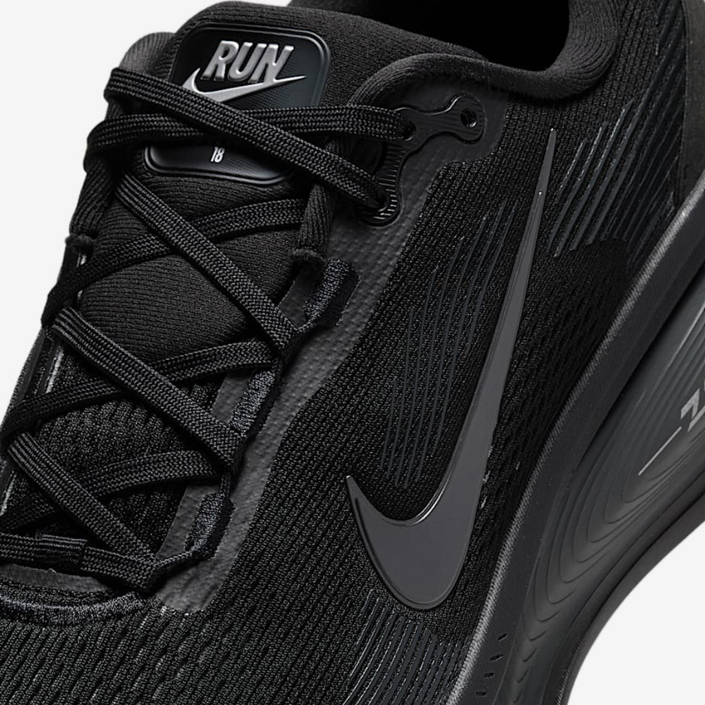 Nike Vomero 18™ – Édition Triple Noir