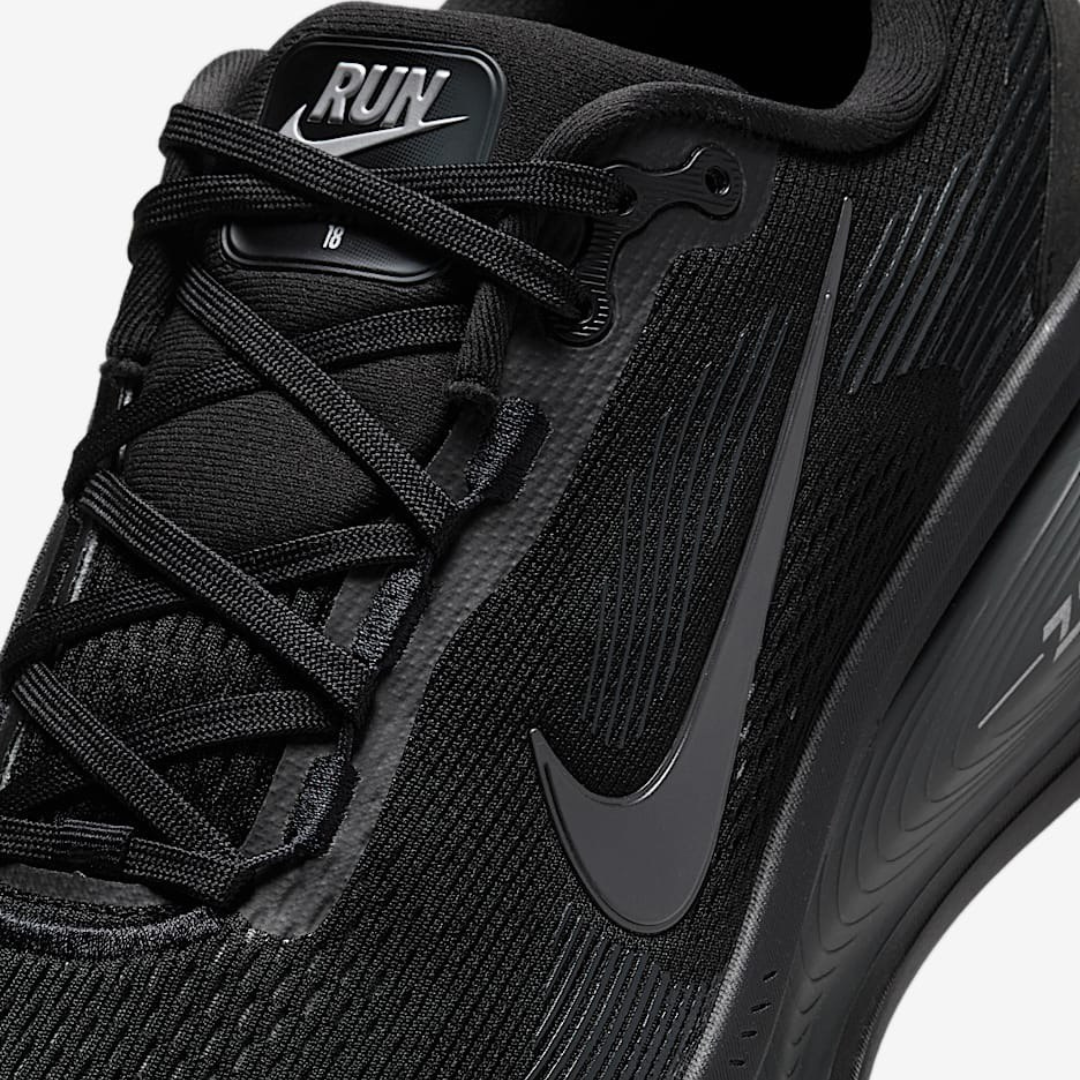Nike Vomero 18™ – Édition Triple Noir