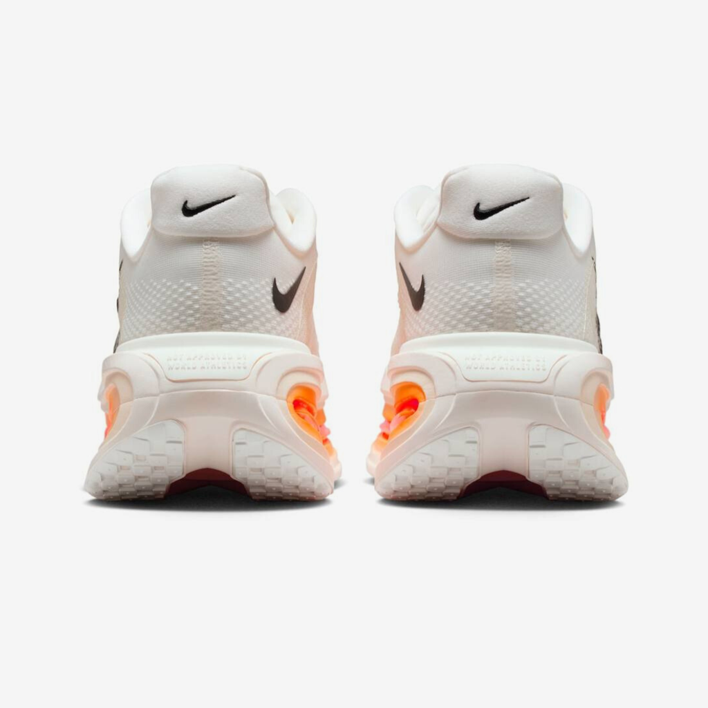 Nike Vomero Premium™ – Sable du désert avec Orange coucher de soleil
