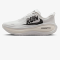 Nike Vomero Plus Run™ – White Cloud et Black Shadow