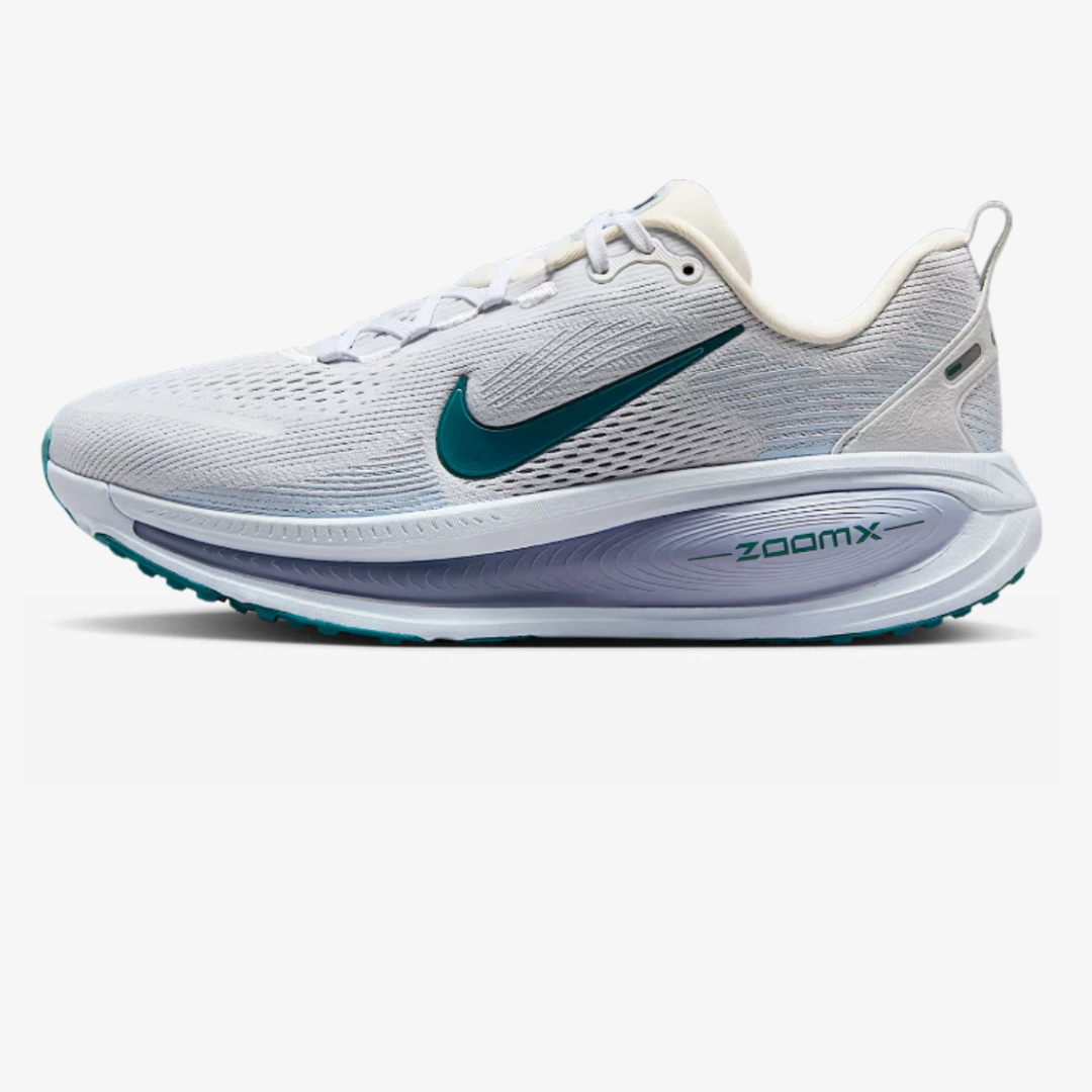 Nike Vomero 18™ – White Glow c/ Green Strike