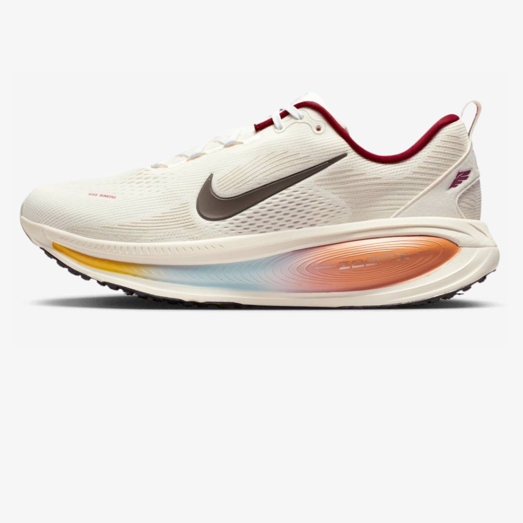 Nike Vomero 18™ – Blanc Luminescent/Rouge Bordeaux Cramoisi
