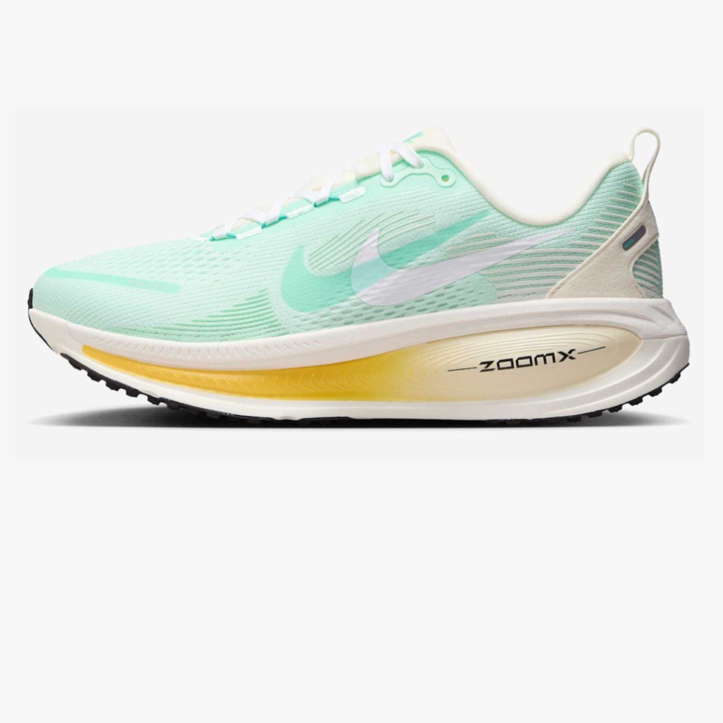 Nike Vomero 18™ – Flash Aqua avec Desert Sand