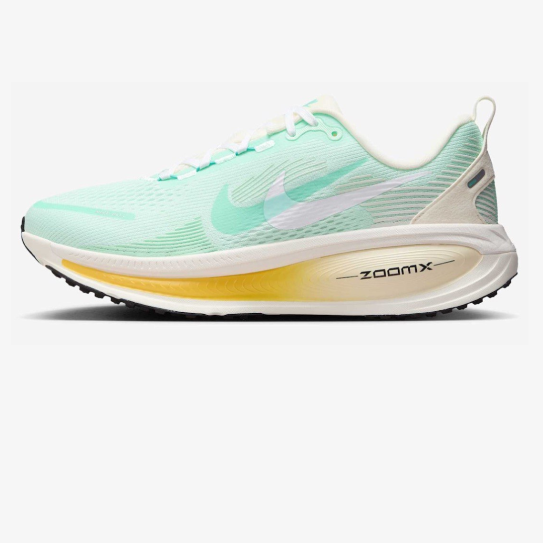 Nike Vomero 18™ – Flash Aqua avec Desert Sand