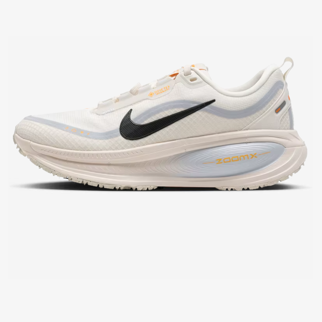 Nike Vomero 18™ – Sable du désert avec Gris acier