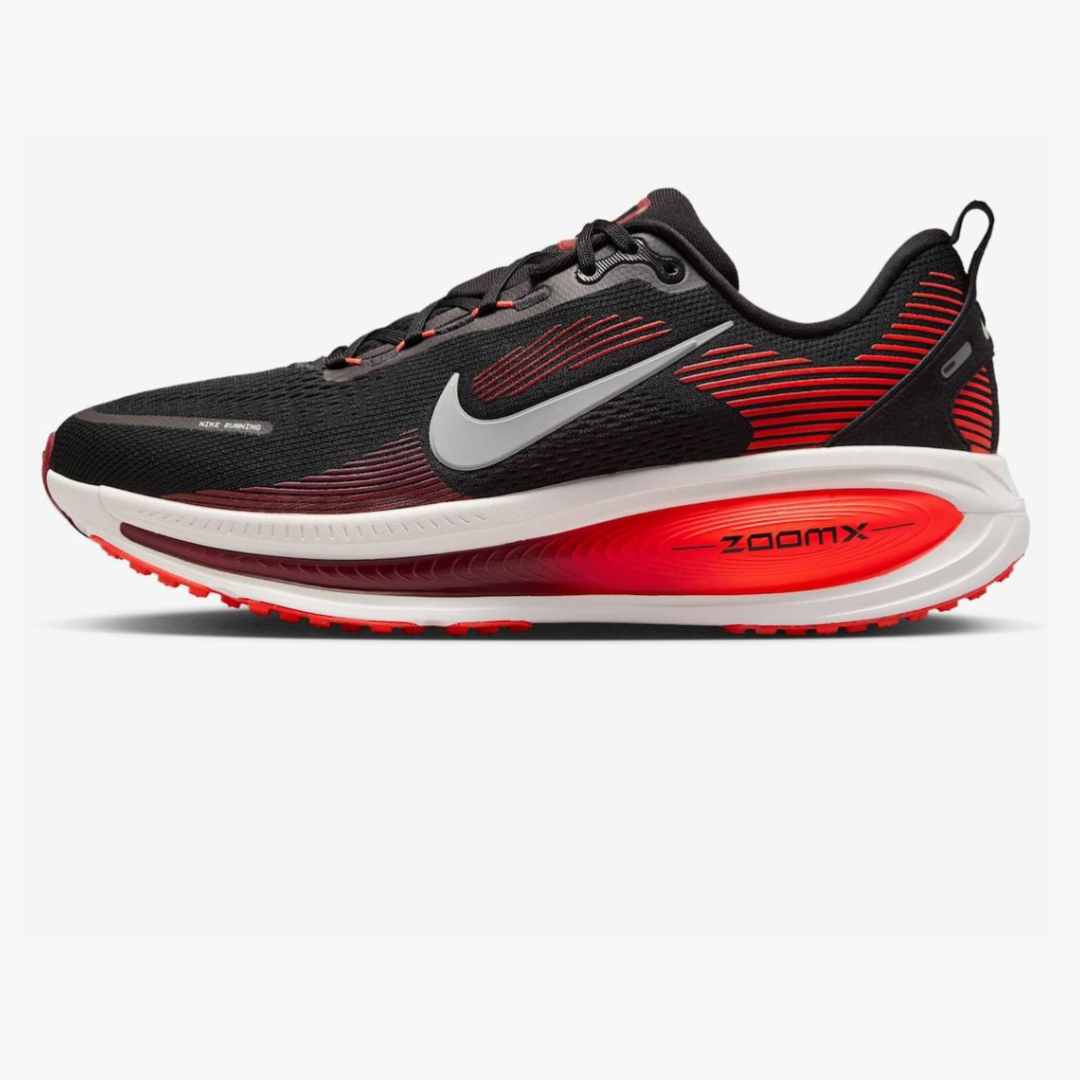 Nike Vomero 18™ – Black Shadow/Crimson Rush