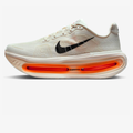Nike Vomero Premium™ – Sable du désert avec Orange coucher de soleil