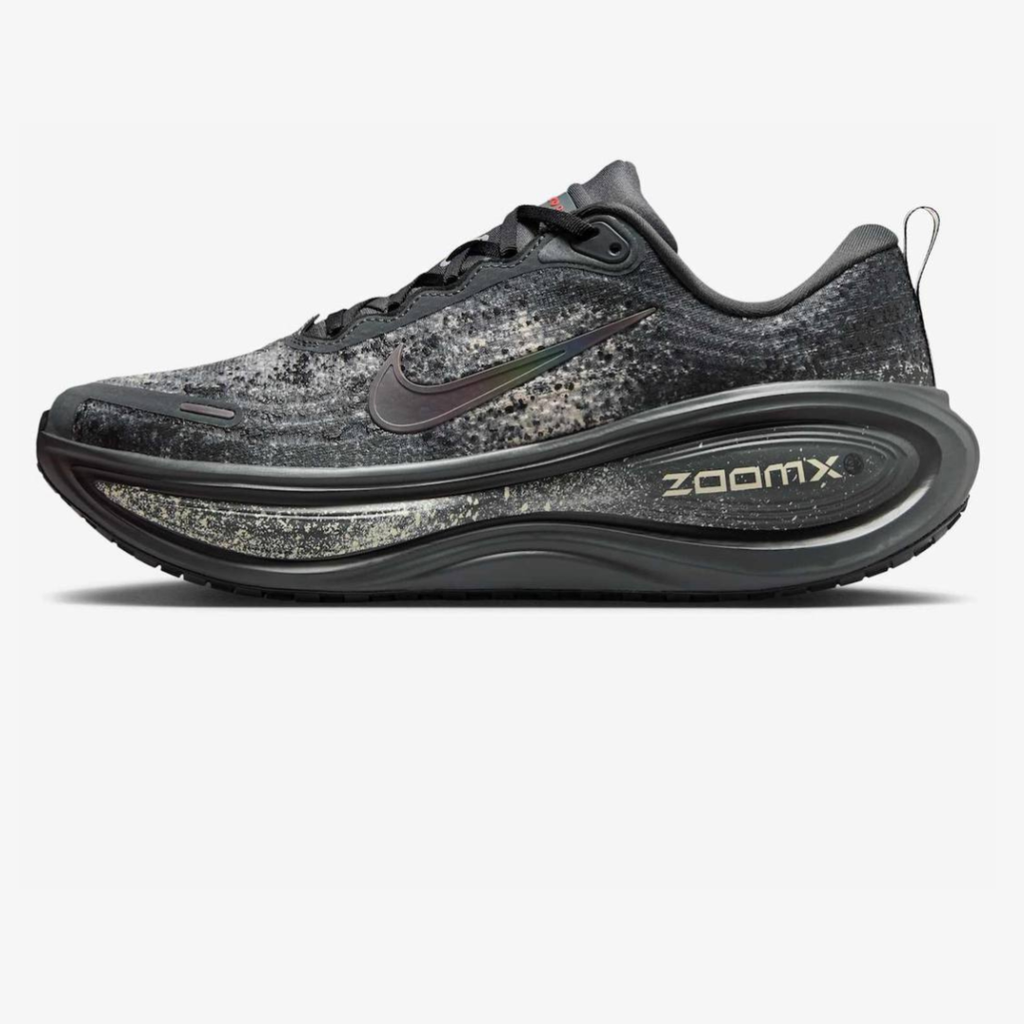 Nike Vomero Plus™ – Avoine Sable c/ Anthracite Fumée