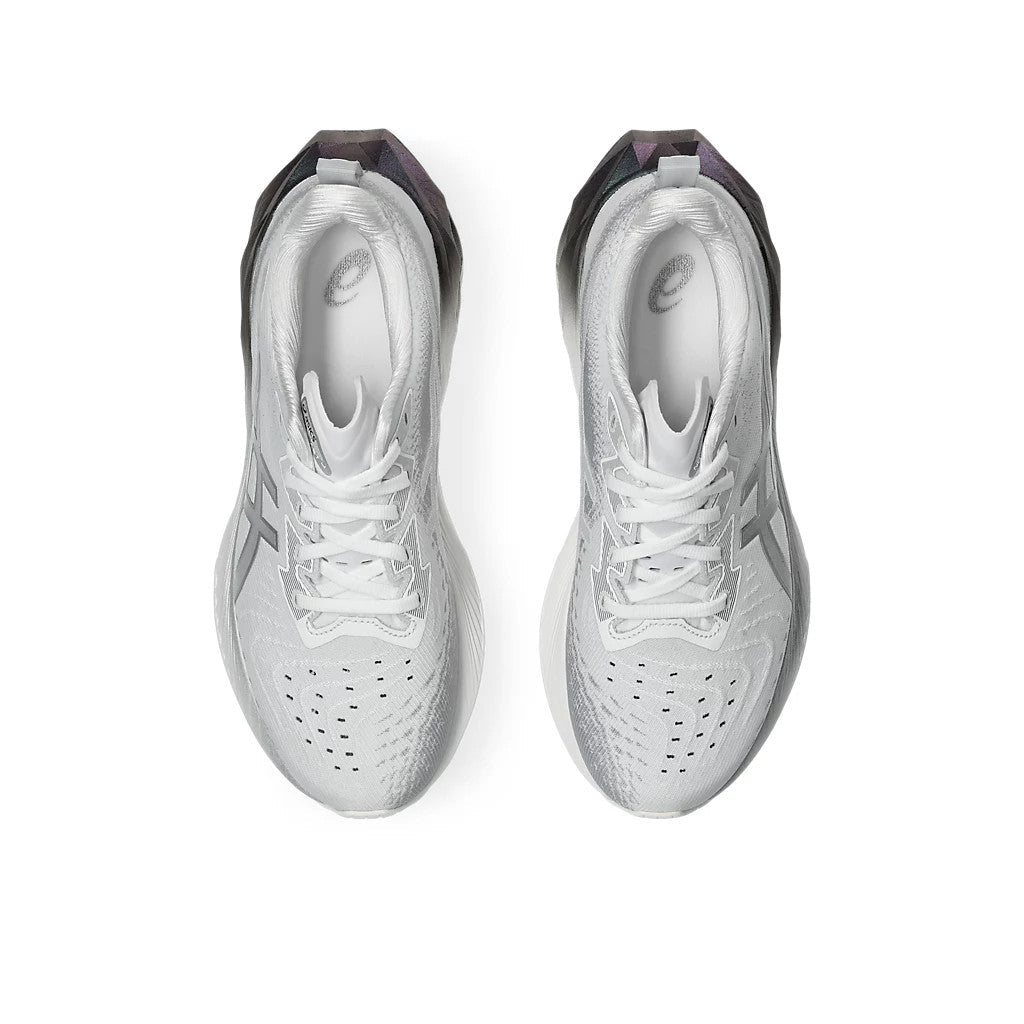 Asics Novablast 4™ – Blanc Noir