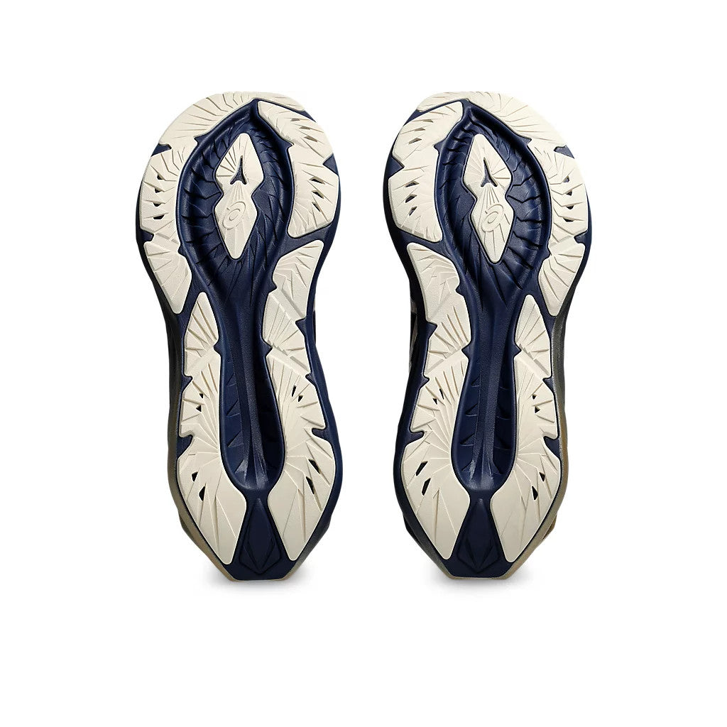 Asics Novablast 4 Platinum™ – Bleu marine et doré